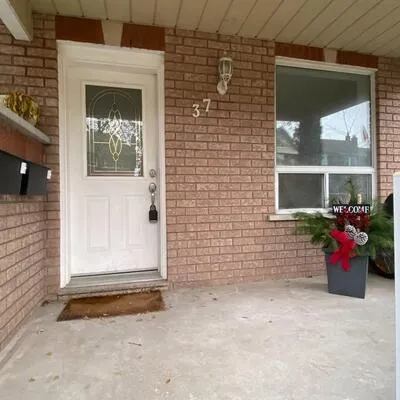 37,&nbsp;Gillespie, Weston-Pellam Park, Toronto