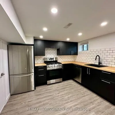 66,&nbsp;Whitburn, Downsview-Roding-CFB, Toronto