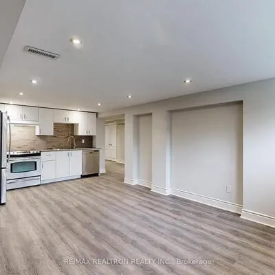 49,&nbsp;Exbury, Downsview-Roding-CFB, Toronto