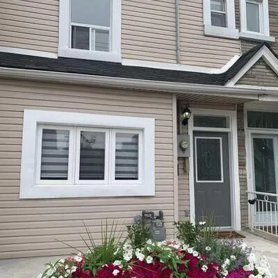 16,&nbsp;Brock, Roncesvalles, Toronto