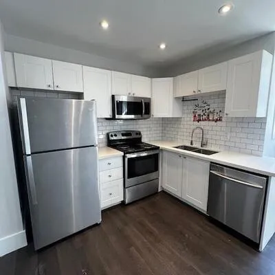 2622,&nbsp;Keele, Maple Leaf, Toronto