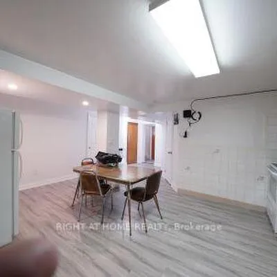 2981,&nbsp;Weston, Humberlea-Pelmo Park W5, Toronto