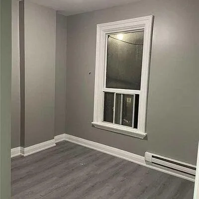 271,&nbsp;Dunn, South Parkdale, Toronto