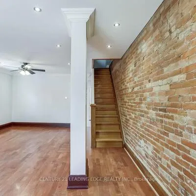 26,&nbsp;Grandville, Rockcliffe-Smythe, Toronto