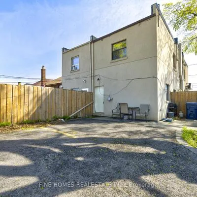 1762,&nbsp;Keele, Keelesdale-Eglinton West, Toronto