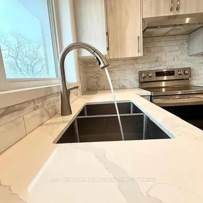 25,&nbsp;Donald, Keelesdale-Eglinton West, Toronto