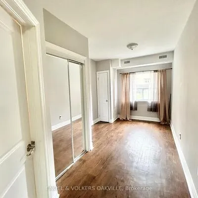 15,&nbsp;Thirty Third, Long Branch, Toronto