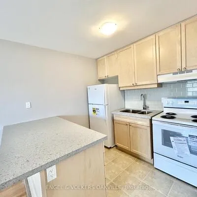 80,&nbsp;Twenty Fifth, Long Branch, Toronto