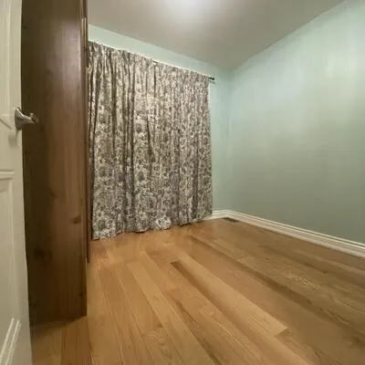 25,&nbsp;Pauline, Dovercourt-Wallace Emerson-Junction, Toronto