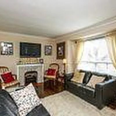 30,&nbsp;Parker, Stonegate-Queensway, Toronto