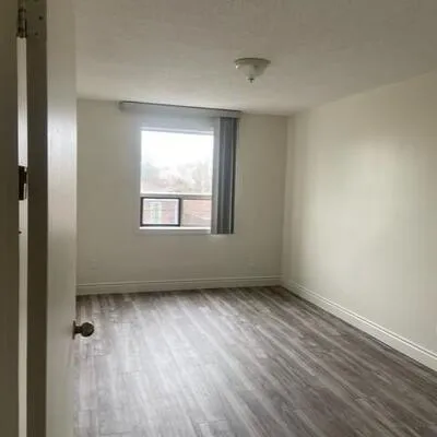 3358,&nbsp;Lake Shore, Long Branch, Toronto