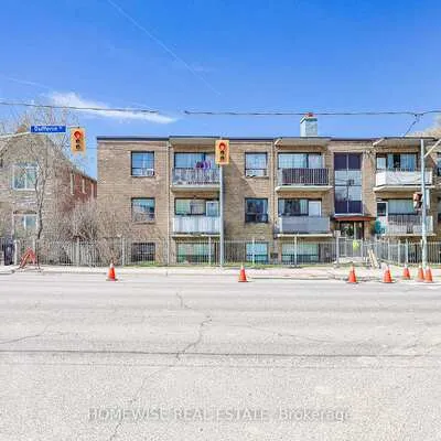 2204,&nbsp;Dufferin, Caledonia-Fairbank, Toronto