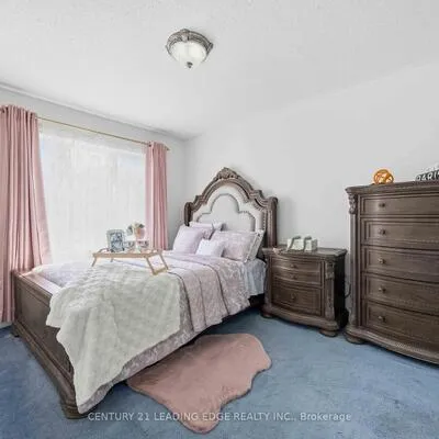 38,&nbsp;Viella, Junction Area, Toronto