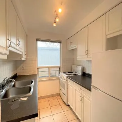 67,&nbsp;Lake Shore, New Toronto, Toronto
