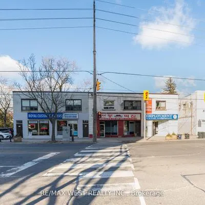 4992B,&nbsp;Dundas, Islington-City Centre West, Toronto
