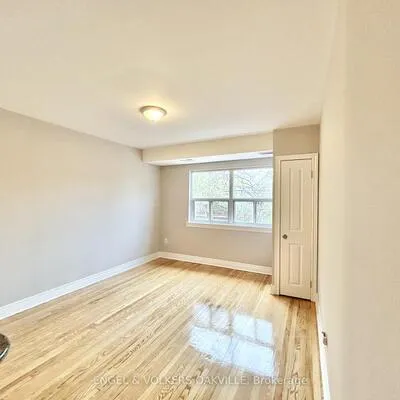 90,&nbsp;Twenty Fifth, Long Branch, Toronto
