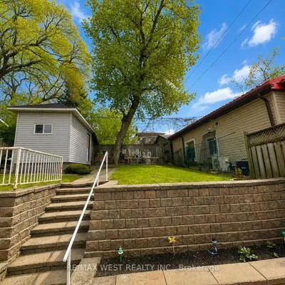355,&nbsp;Silverthorn, Keelesdale-Eglinton West, Toronto