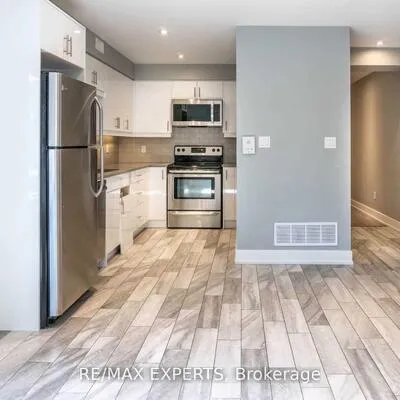 2,&nbsp;Hyde, Keelesdale-Eglinton West, Toronto