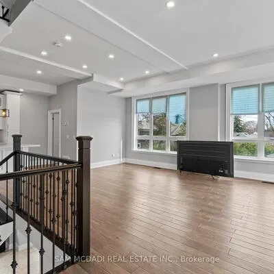 15,&nbsp;Old Oak, Kingsway South, Toronto