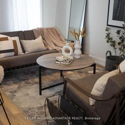 12,&nbsp;Batavia, Rockcliffe-Smythe, Toronto