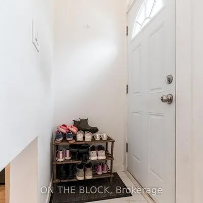 34,&nbsp;Henley, Rexdale-Kipling, Toronto