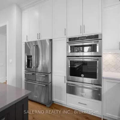 11,&nbsp;Compton, Downsview-Roding-CFB, Toronto