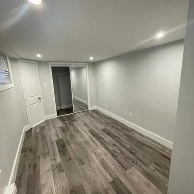 45,&nbsp;Seventh, New Toronto, Toronto
