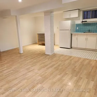 360,&nbsp;Sorauren, Roncesvalles, Toronto