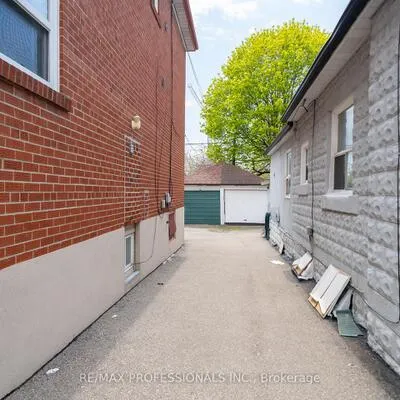 35A,&nbsp;Bowie, Briar Hill-Belgravia, Toronto