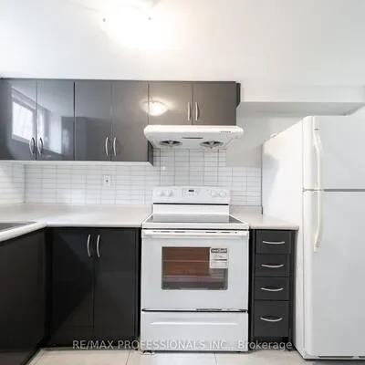 35A,&nbsp;Bowie, Briar Hill-Belgravia, Toronto