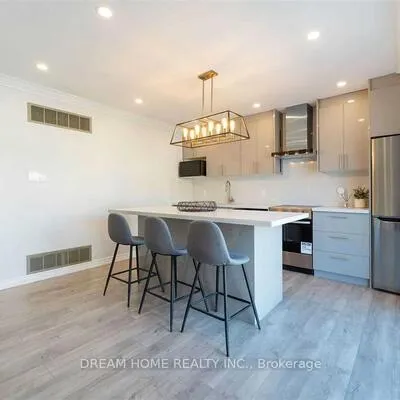 6,&nbsp;Alcester, Yorkdale-Glen Park, Toronto