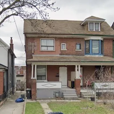 19,&nbsp;Armstrong, Dovercourt-Wallace Emerson-Junction, Toronto
