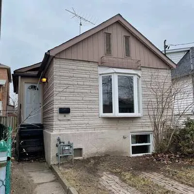 8,&nbsp;Birch Tree, Mount Dennis, Toronto
