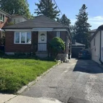 71,&nbsp;Claybrooke, Beechborough-Greenbrook, Toronto