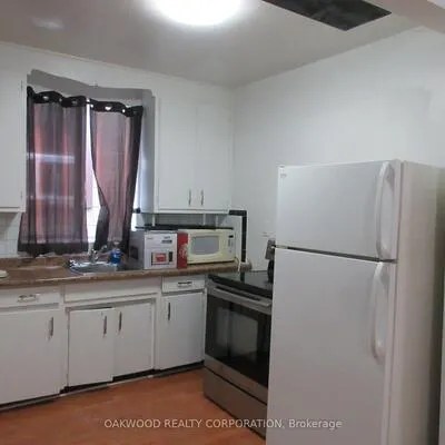 1476,&nbsp;EGLINTON, Briar Hill-Belgravia, Toronto