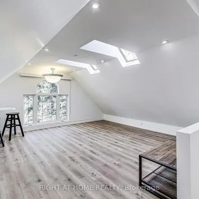 (Upper Level) 433,&nbsp;Martin Grove, Princess-Rosethorn, Toronto