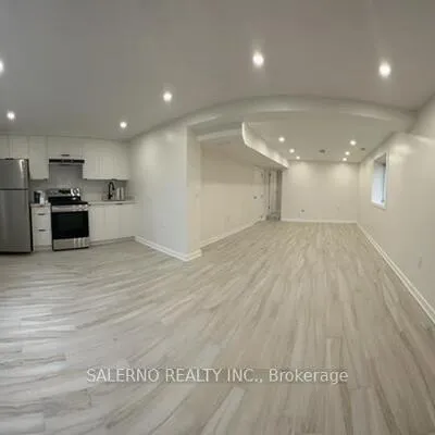 23,&nbsp;Redhill, Caledonia-Fairbank, Toronto