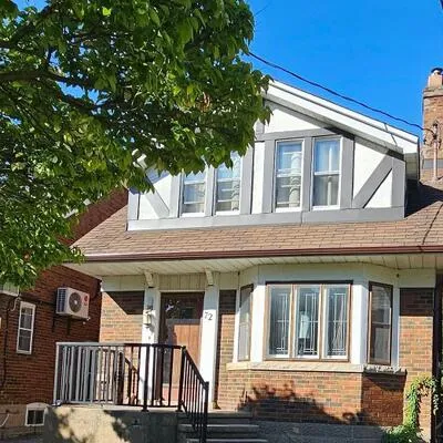 72,&nbsp;Eleventh, New Toronto, Toronto