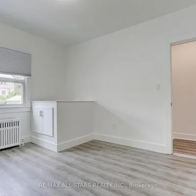 94,&nbsp;Thirty Ninth, Long Branch, Toronto