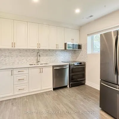 21,&nbsp;Robinglade, Eringate-Centennial-West Deane, Toronto