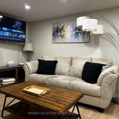 280,&nbsp;Thirtieth, Alderwood, Toronto