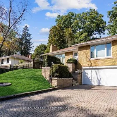 19,&nbsp;Ivy Lea, Stonegate-Queensway, Toronto