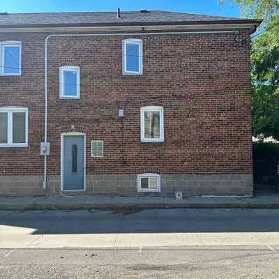 36,&nbsp;Second, New Toronto, Toronto