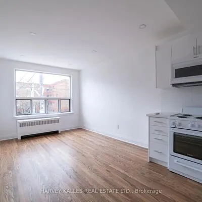 1980,&nbsp;Eglinton, Briar Hill-Belgravia, Toronto