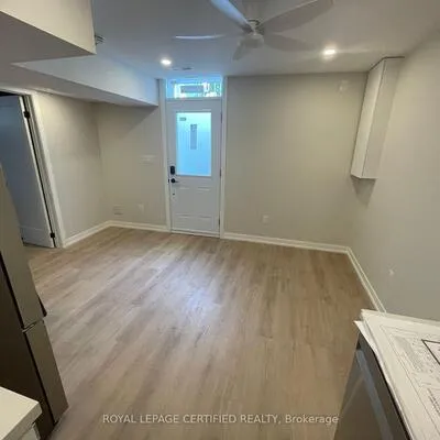 48,&nbsp;Frances, Stonegate-Queensway, Toronto