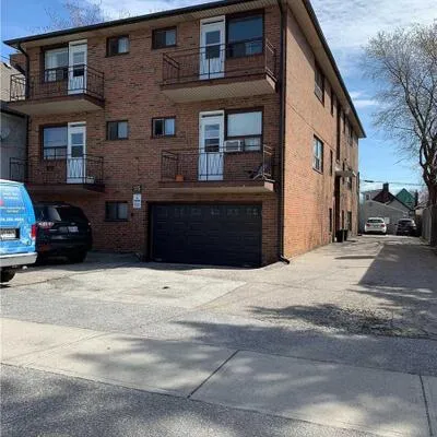 115,&nbsp;Eighth, New Toronto, Toronto