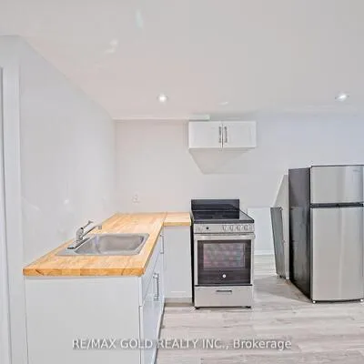 130,&nbsp;Duncanwoods, Humber Summit, Toronto