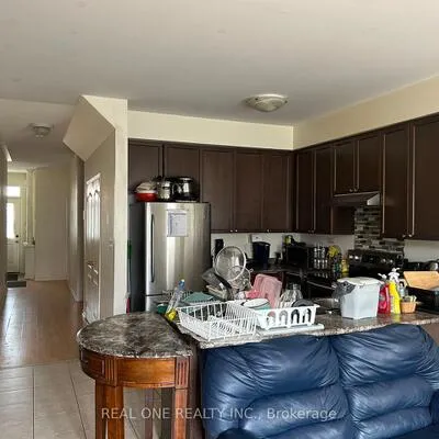 18,&nbsp;Troyer, York University Heights, Toronto