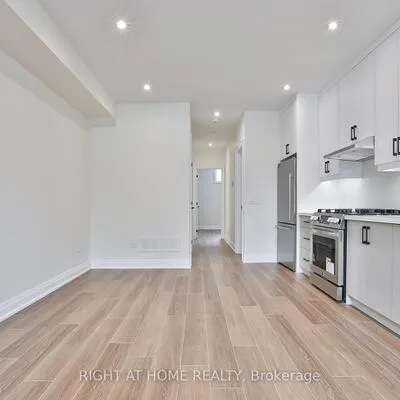 39,&nbsp;Fifteenth, New Toronto, Toronto