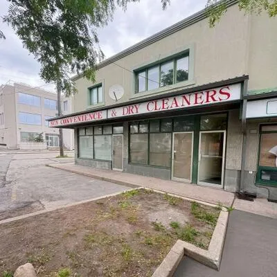 21,&nbsp;scarlett, Rockcliffe-Smythe, Toronto